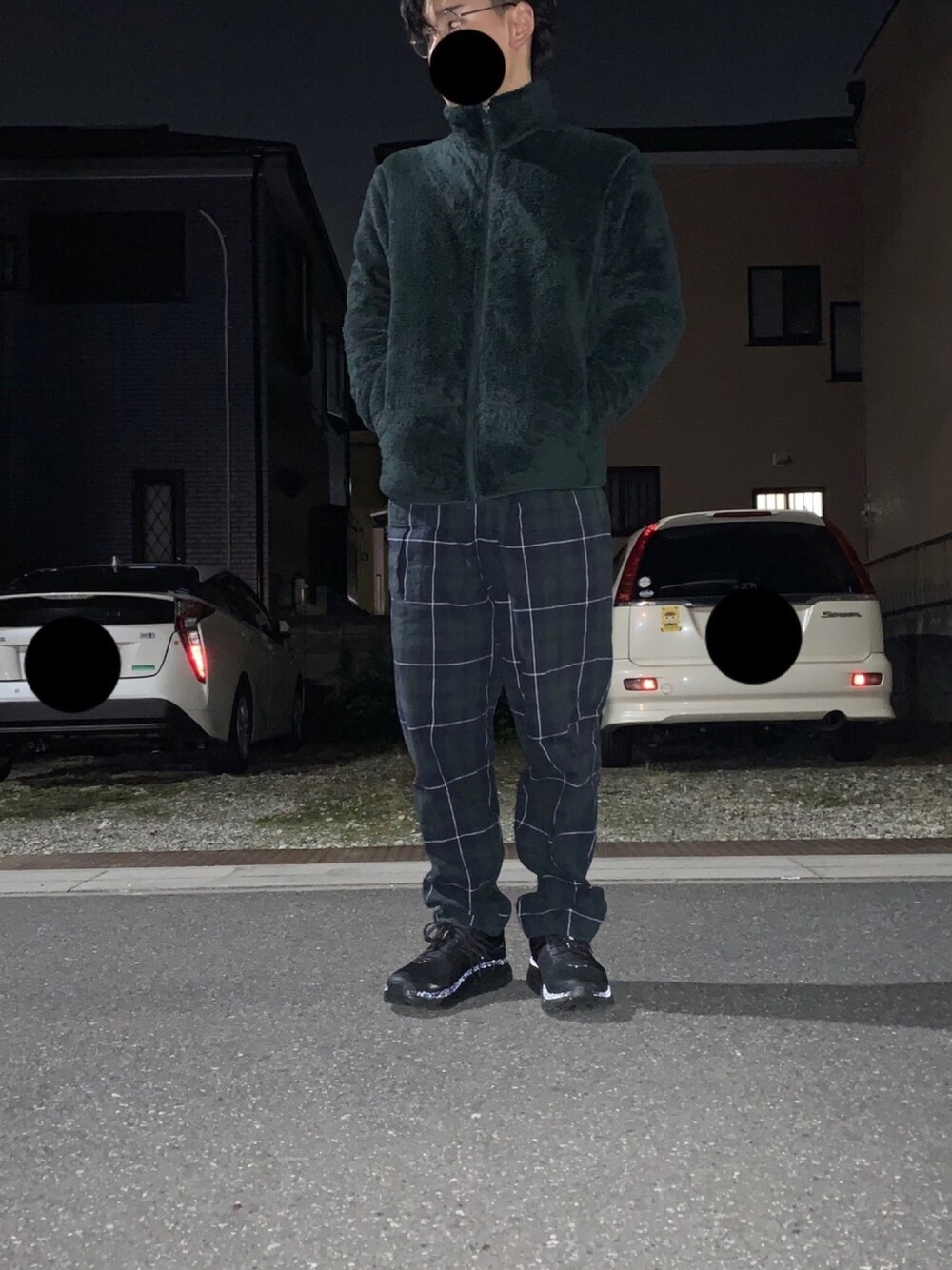 「休日スタイル、シンプルコーデ、秋コーデ、チェックパンツ、ワイドパンツ、ボア、ootd、UNIQLO、nest robe、HOKAONEONE」｜「UNIQLOのファーリーフリースフルジップジャケット（長袖）（その他アウター、グリーン系）」を使った、G  O  S  U  K  E  ™️さん（メンズ・163cm）の秋コーディネートの1枚目の写真