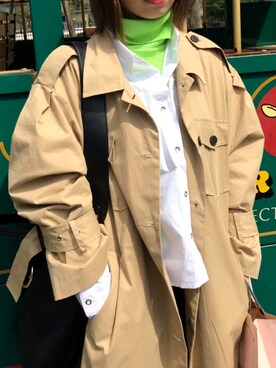 「ネオンカラー」｜「アイテム（トレンチコート）」を使った、PYONさん（レディース・165cm）の春コーディネート