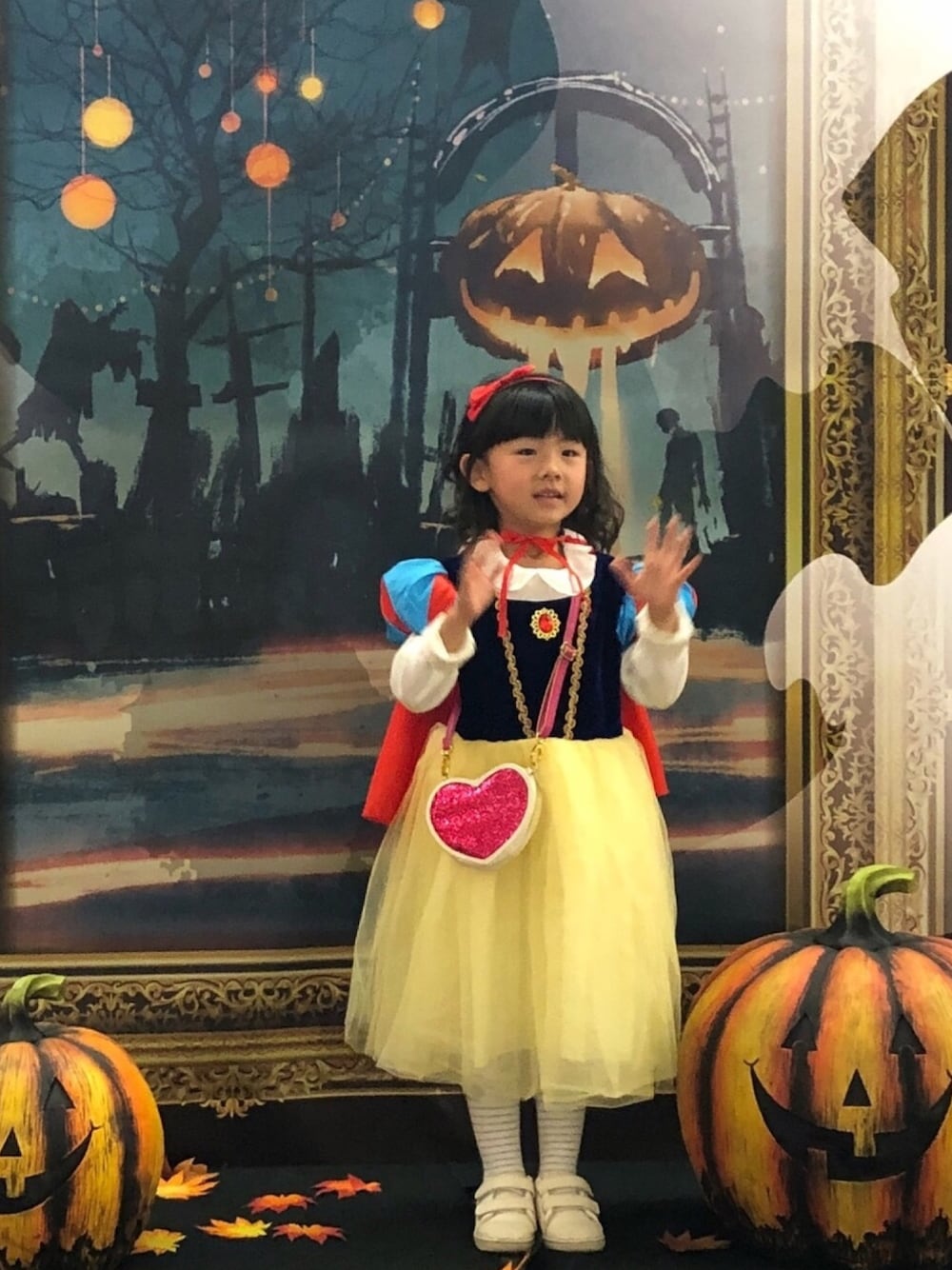 「ハロウィン、wearhalloween2018、ディズニー、白雪姫、キッズファッション、おんなのこ、5歳、仮装」｜「no brandのアイテム（ドレス、その他）」を使った、✨MIYU💫さん（キッズ・90cm）の秋コーディネートの1枚目の写真