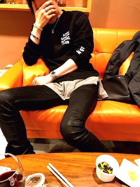 「DRKSHDW by RICK OWENS（ダークシャドウ バイ リックオウエンス）のアイテム（デニムパンツ）」を使った、M.O.Nさん（メンズ・178cm）の春コーディネート