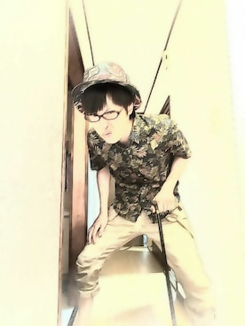 「PPFM（ピーピーエフエム）のアイテム（パンツ）」を使った、THE MAD HATTERさん（メンズ・180cm）の秋コーディネート