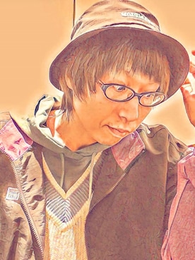 「ニットベスト」｜「アイテム（ナイロンジャケット）」を使った、THE MAD HATTERさん（メンズ・180cm）の冬コーディネート