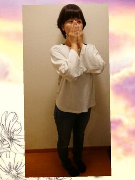 「GLOBAL WORK（グローバルワーク）のアイテム（Tシャツ/カットソー、ホワイト系）」を使った、E-R!さん（レディース・162cm）の冬コーディネート