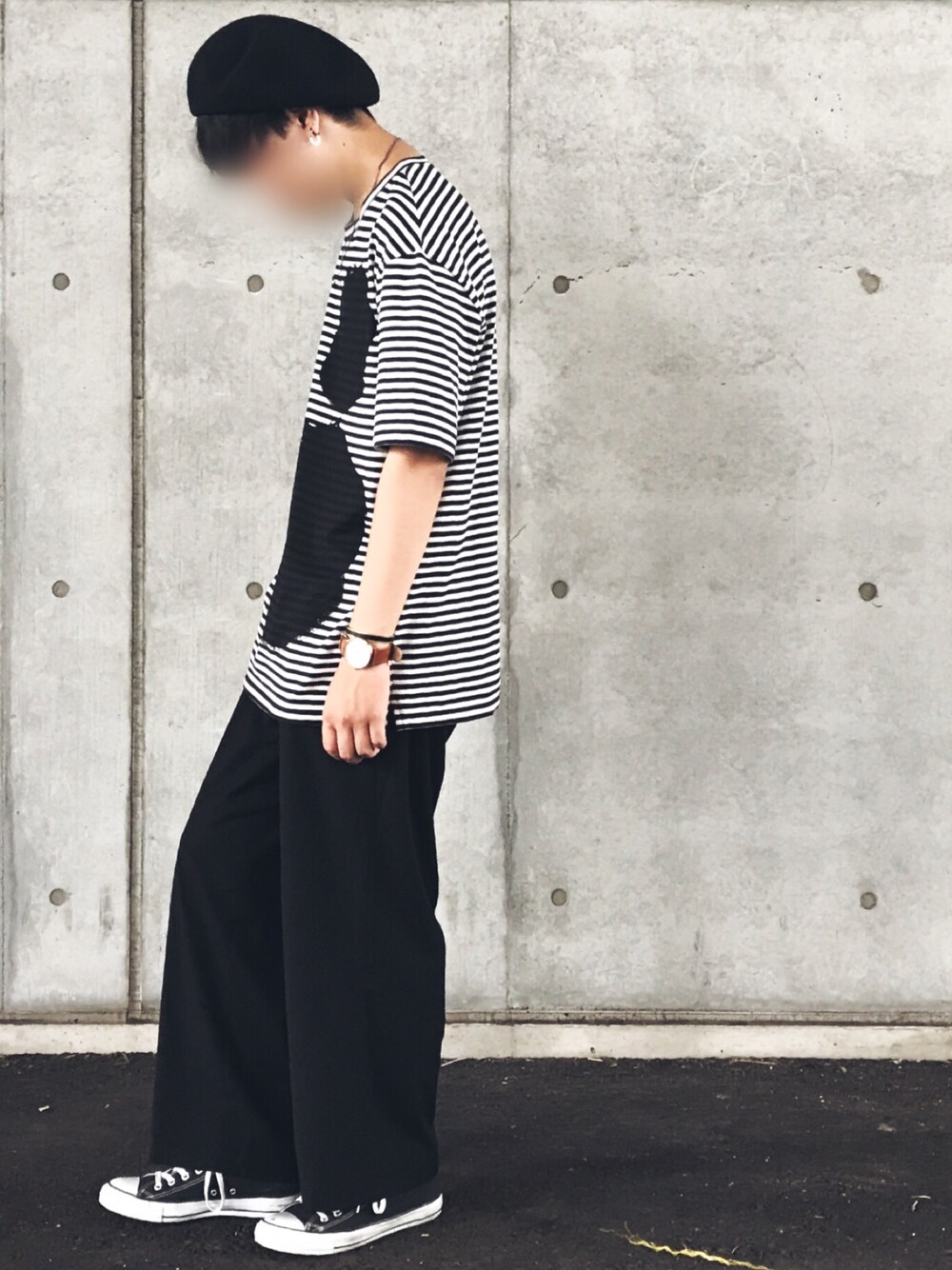 「シンプルコーデ、夏、スニーカー、ブラックコーデ、ボーダー、ミッキー、ベレー帽、高校生」｜「LAD MUSICIANのアイテム（Tシャツ/カットソー、ホワイト系）」を使った、ゆーとさん（メンズ・175cm）の夏コーディネートの1枚目の写真