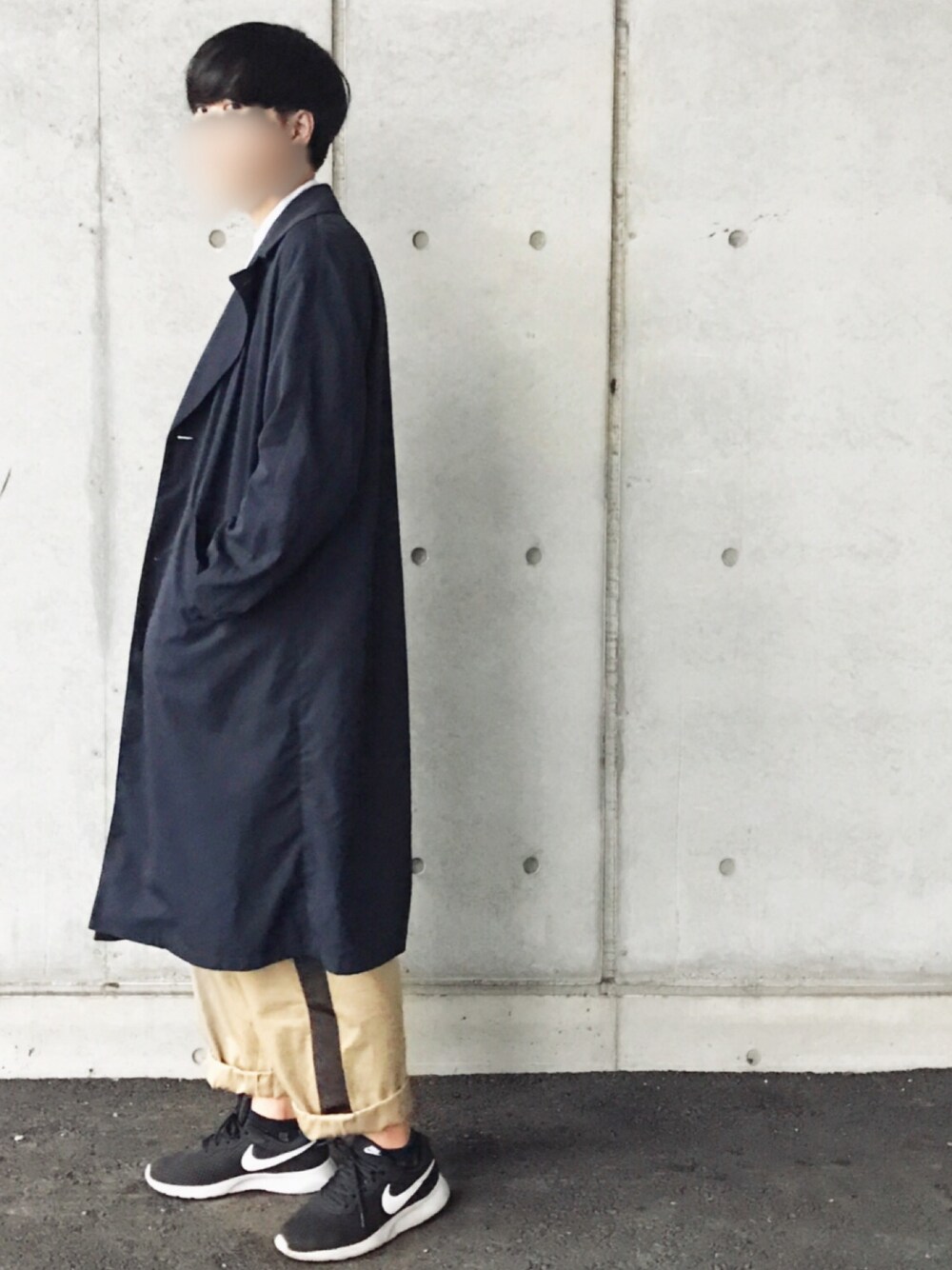 「カジュアルコーデ、オーバーサイズ、秋服、NIKE、ラインパンツ、スニーカー、ノーカラーシャツ、高校生」｜「HAREのオーバーチェスターコート(HARE)（チェスターコート、ブルー系）」を使った、ゆーとさん（メンズ・175cm）の秋コーディネートの1枚目の写真