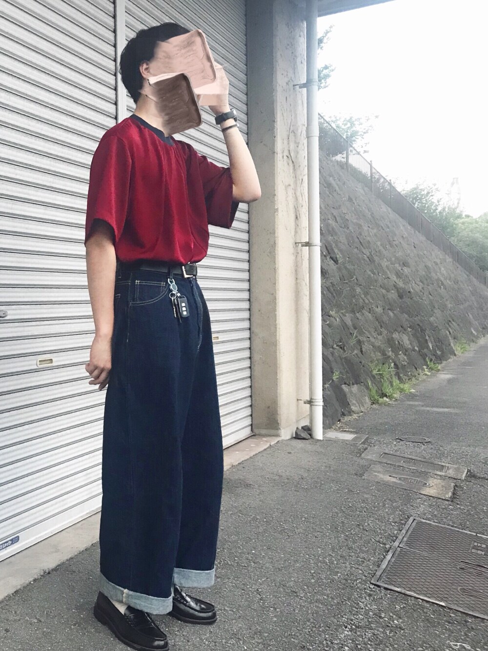 「カジュアル、お洒落さんとつながりたい、ビックシルエット、ビッグT、夏、ootd、革靴、ワイドデニム、バーガンディー」｜「CULLNIの2018春夏　切り替えプルオーバーカットソー =（Tシャツ/カットソー、レッド系）」を使った、ゆーとさん（メンズ・176cm）の夏コーディネートの1枚目の写真