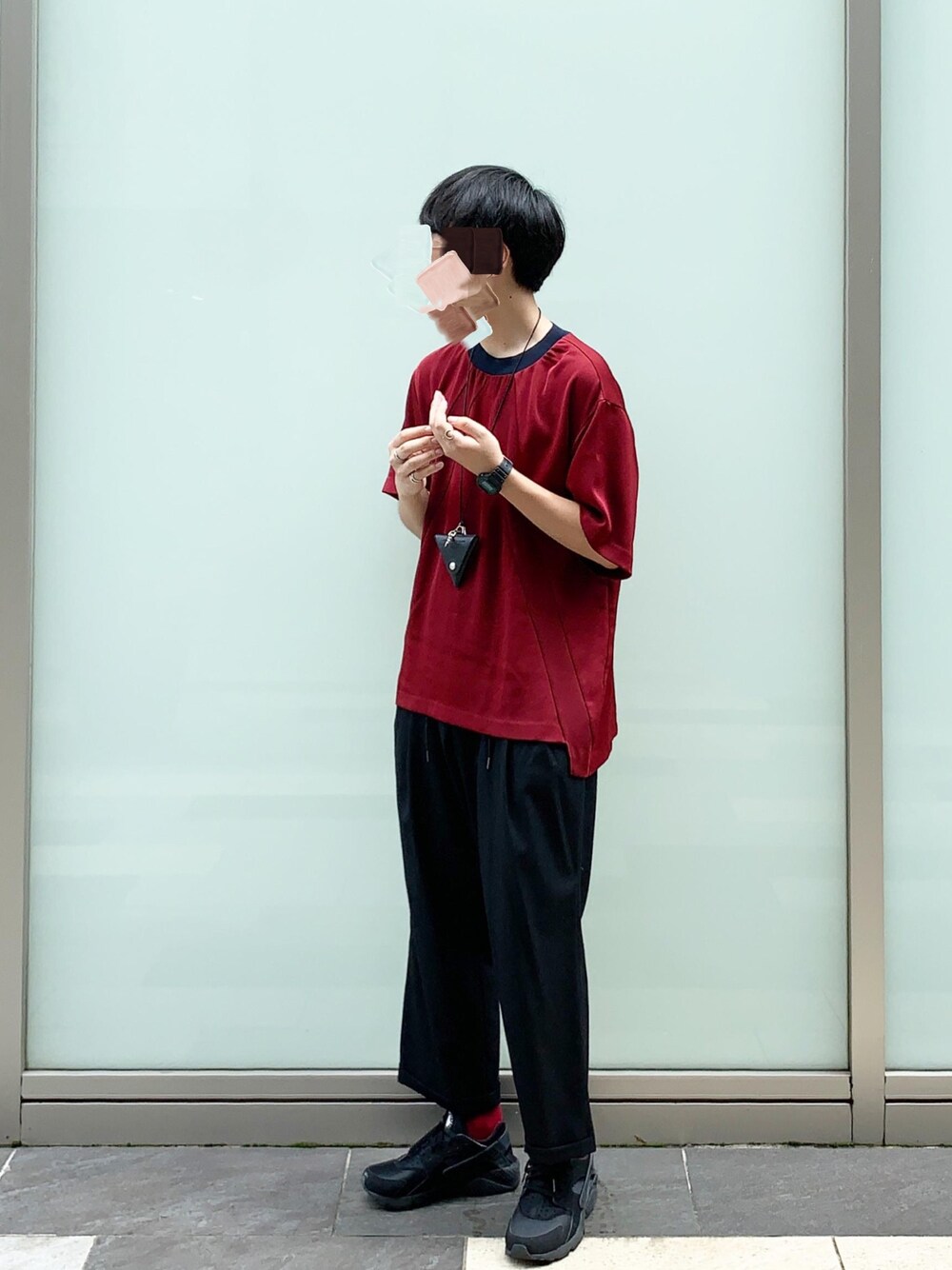 「大人トレンドカジュアル、秋のカフェオレコーデ、シンプル、オーバーサイズ、シンプルコーデ、ビッグシルエット、スニーカー、夏コーデ、引き算」｜「CULLNIの2018春夏　切り替えプルオーバーカットソー =（Tシャツ/カットソー、レッド系）」を使った、ゆーとさん（メンズ・176cm）の秋コーディネートの1枚目の写真