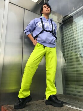 パーカー パープル系 を使った ネオンカラー のメンズ人気ファッションコーディネート Wear