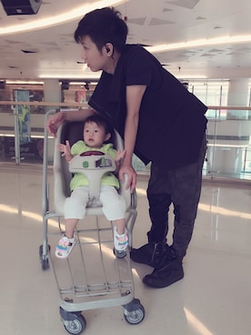 「xxbyのアイテム（ナイロンジャケット、ブラック系）」を使った、Aimiさん（レディース）の冬コーディネート