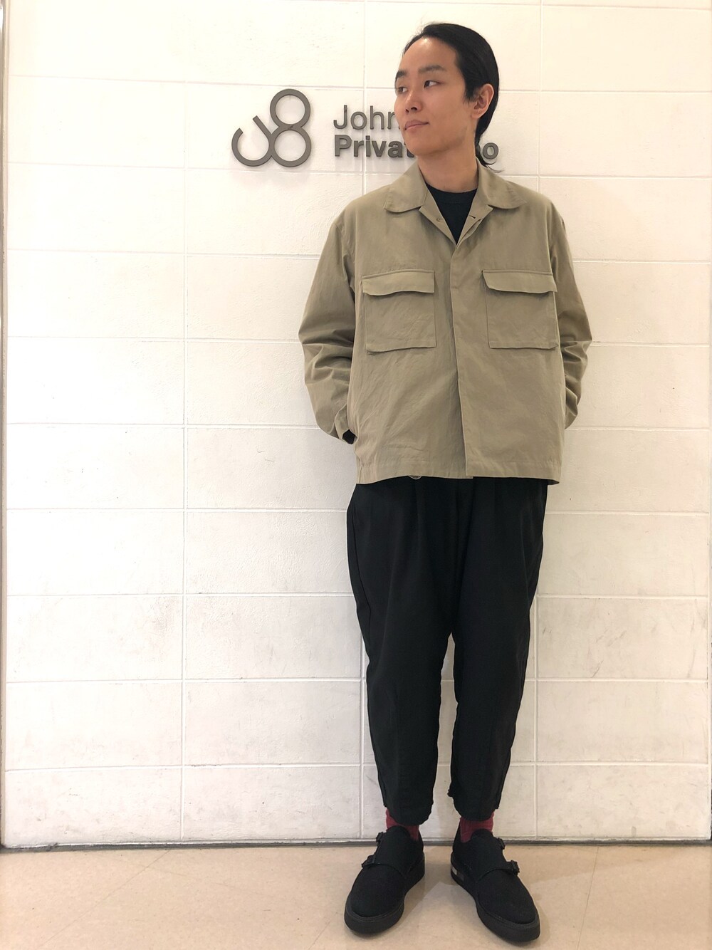 「Johnbull Private labo、johnbull、ジョンブル、ジョンブル　プライベート　ラボ(Johnbull Private labo)、秋のコーデ、ワイドパンツ、ドメスティックブランド、ゆるコーデ、シンプルコーデ、きれいめカジュアル」｜「UNDECORATEDのアイテム（カバーオール、ベージュ系）」を使った、kyamiさん（メンズ・175cm）の秋コーディネートの1枚目の写真