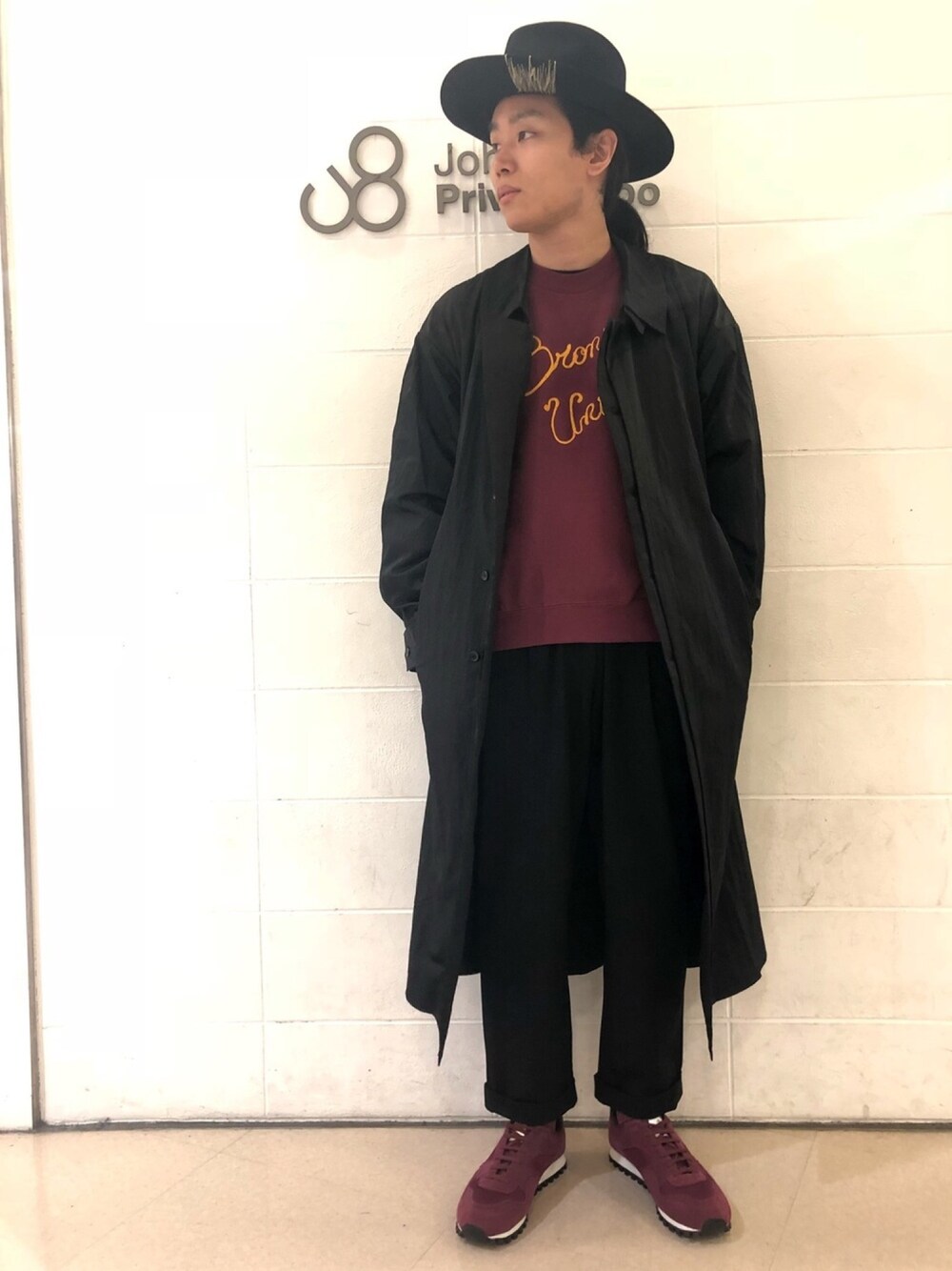 「johnbull、Johnbull Private labo、ジョンブル　プライベート　ラボ(Johnbull Private labo)、ジョンブル、シンプルコーデ、秋服、ゆるコーデ、オーバーサイズ、大人カジュアル、ラフ」｜「Super Duperのアイテム（ハット、ブラック系）」を使った、kyamiさん（メンズ・175cm）の秋コーディネートの1枚目の写真