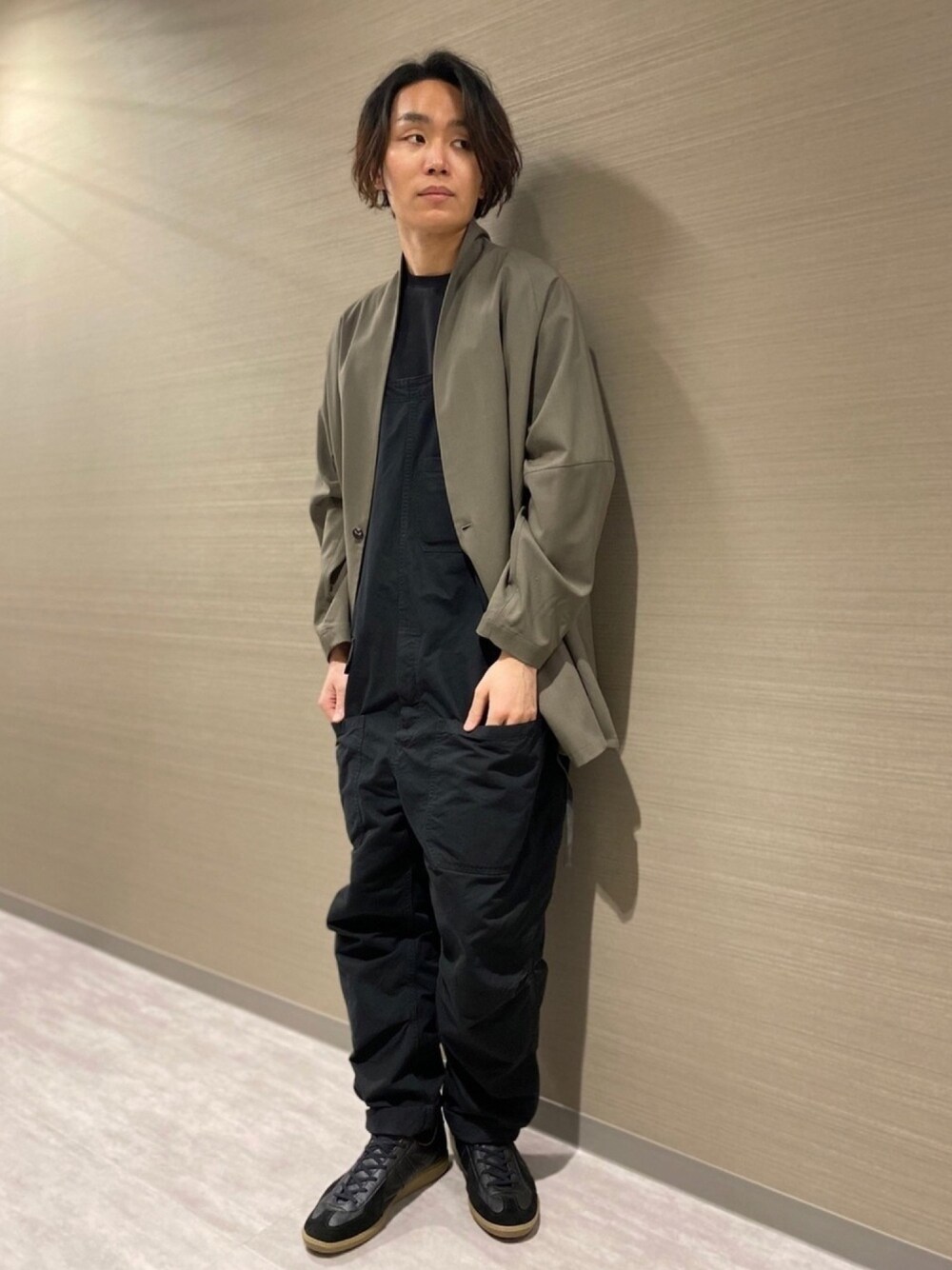 「ジョンブル、ジョンブル　プライベート　ラボ(Johnbull Private labo)、Johnbull Private labo、johnbull、オーバーオール、サロペット、YANTOR、オトナカジュアル、春アウター、スタッフセンバツ」｜「YANTORのアイテム（ジャケット/アウター、ベージュ系）」を使った、kyamiさん（メンズ・175cm）の春コーディネートの1枚目の写真