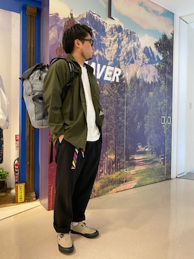 「and wander（アンドワンダー）のアイテム（バッグ）」を使った、maeyamaさん（メンズ・170cm）の秋コーディネート