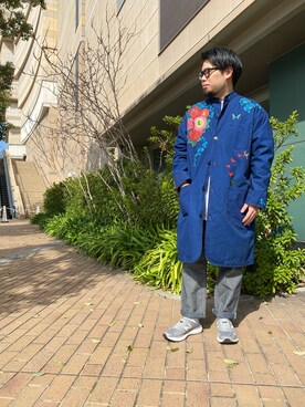 「MANASTASH」｜「アイテム（ステンカラーコート）」を使った、maeyamaさん（メンズ・170cm）の春コーディネート