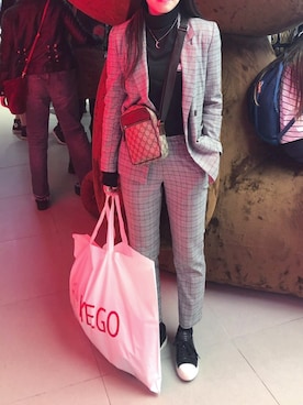 「MSCHF（ミスチーフ）のアイテム（トップス）」を使った、ayanoさん（レディース・163cm）の秋コーディネート