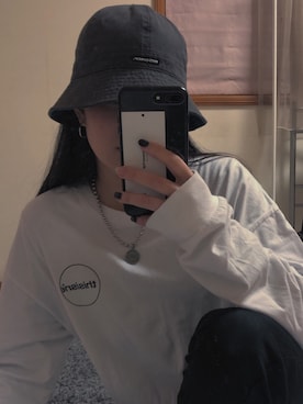 「MSCHF（ミスチーフ）のアイテム（帽子）」を使った、ayanoさん（レディース・163cm）の冬コーディネート