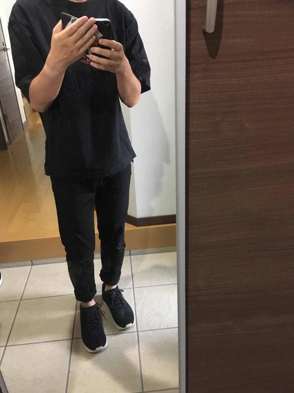 「UNIQLOU」｜「UNIQLOのアイテム（Tシャツ/カットソー、ブラック系）」を使った、masatO_oさん（メンズ・166cm）の秋コーディネートの1枚目の写真