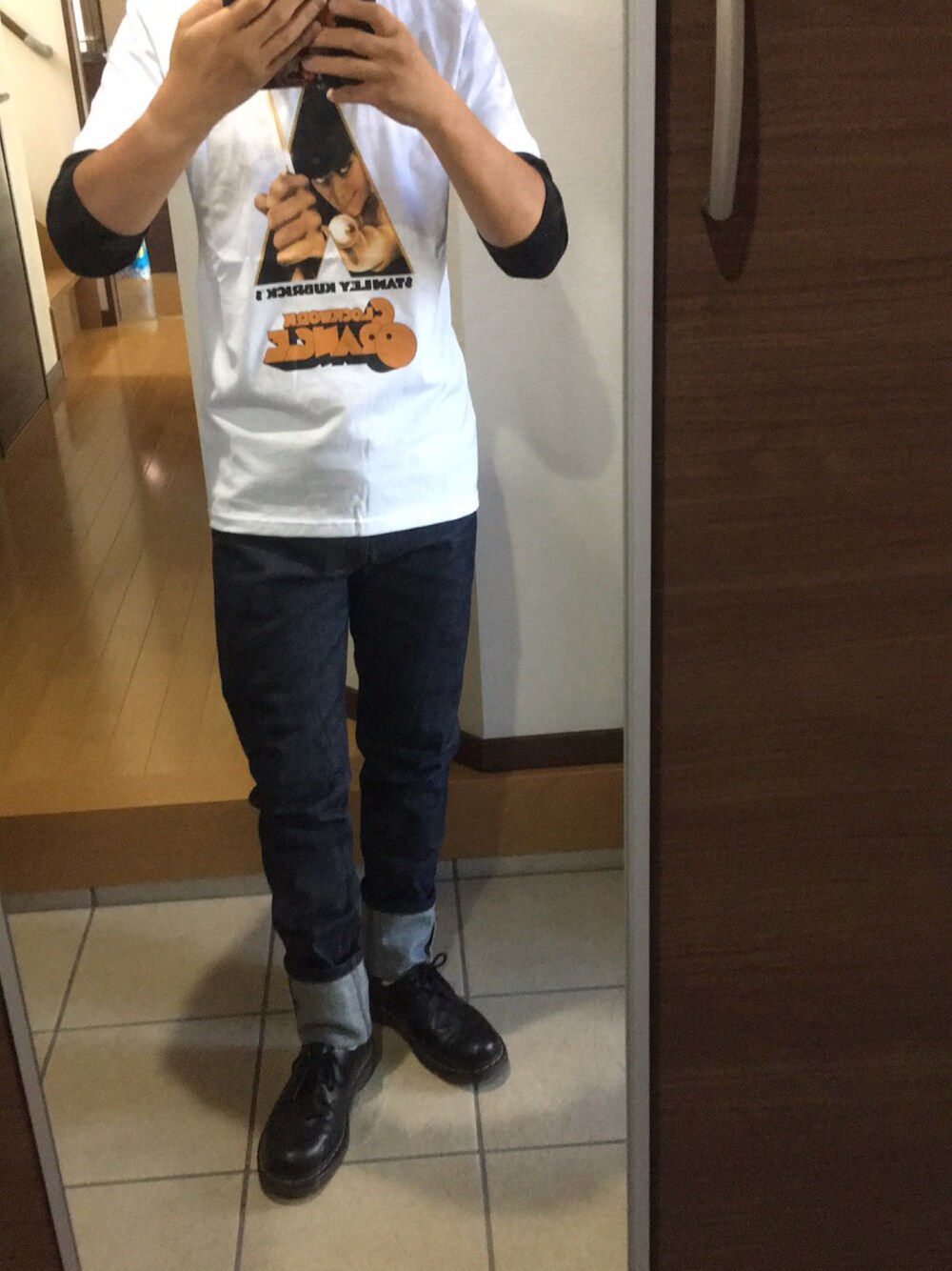 「GUのアイテム（Tシャツ/カットソー、ホワイト系）」を使った、masatO_oさん（メンズ・166cm）の秋コーディネートの1枚目の写真
