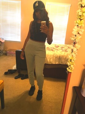 「EXPRESS（エクスプレス）のアイテム（トップス）」を使った、mrsmac1381さん（レディース・155cm）の春コーディネート