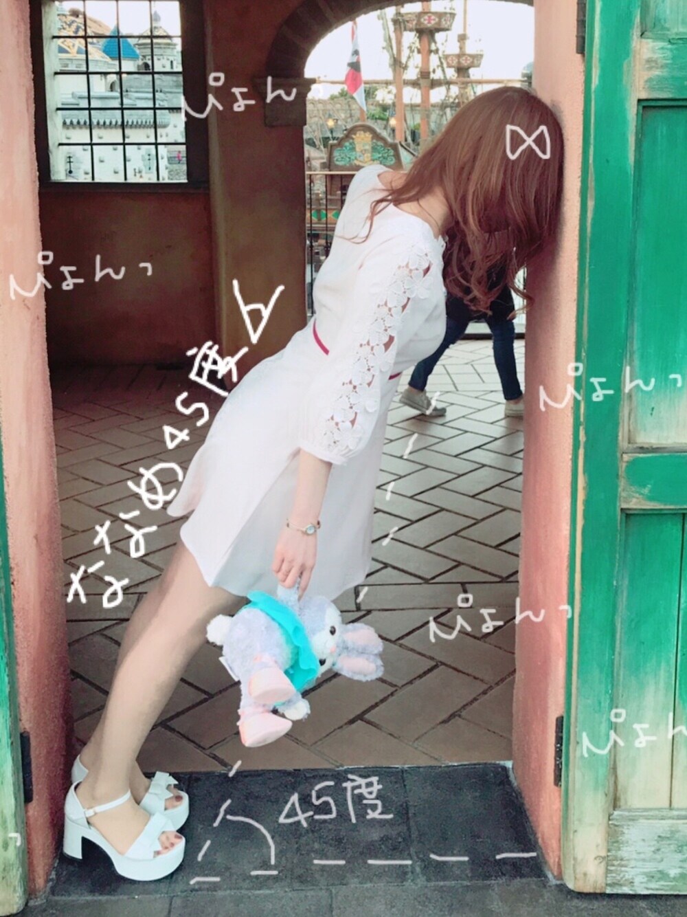 「シンプル、はるコーデ、オトナ女子、ディズニー、ディズニーシー、ネタとして扱って下さい笑、マイケルジャクソン、たまにはこんな感じ、ワンピース、STG」｜「MISCH MASCHのアイテム（ワンピース、ピンク系）」を使った、道野雛さん（レディース・165cm）の春コーディネートの1枚目の写真