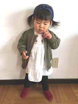 「ヘアバンド」｜「アイテム（MA-1）」を使った、Rena♡さん（キッズ・80cm）の春コーディネート
