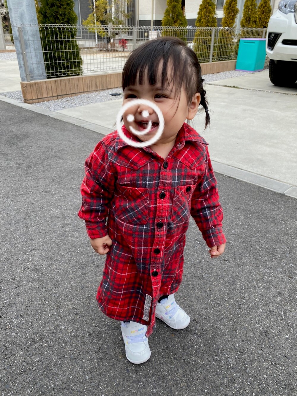 「女の子、女の子コーデ、おんなのこ、１歳」｜「JUNK STOREのアイテム（シャツワンピース、レッド系）」を使った、cocoさん（キッズ・90cm）の春コーディネートの1枚目の写真