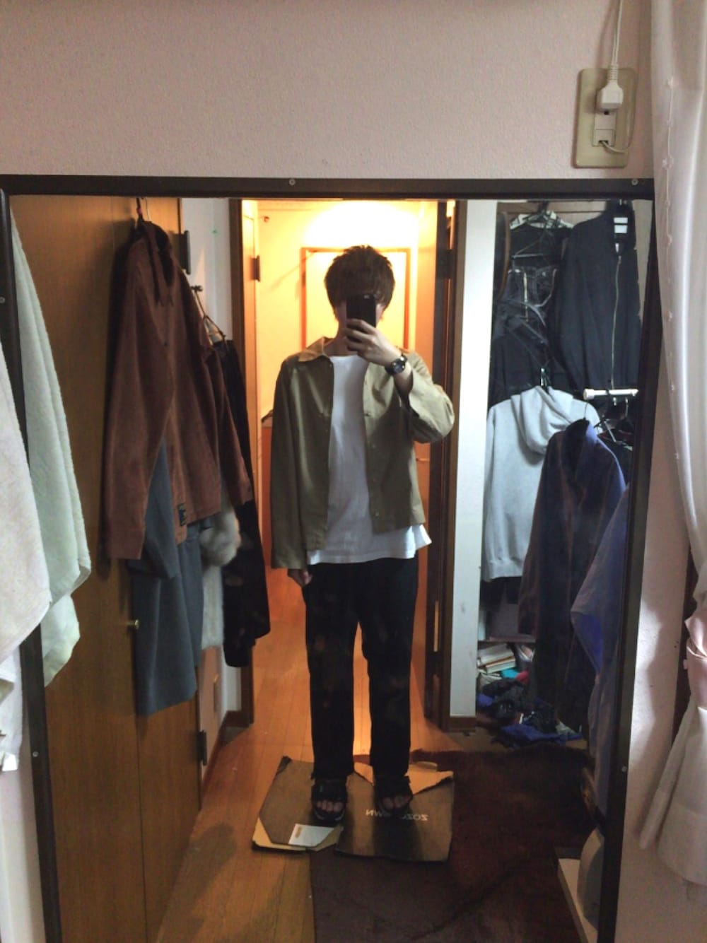 「VOAAOV、LIDnM、FREAK’Ｓ STORE、Lui's、Daniel Wellington、シャツスタイル、ビッグT、ワイドパンツ、ビッグシルエット、ベージュ」｜「VOAAOVの【VOAAOV】 shirt blouson（シャツ/ブラウス、ベージュ系）」を使った、黒さん（メンズ・183cm）の秋コーディネートの1枚目の写真
