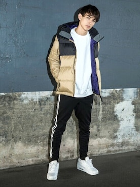 「KANGOL（カンゴール）のアイテム（スウェットパンツ）」を使った、Rocky Monroeさん（メンズ・176cm）の冬コーディネート