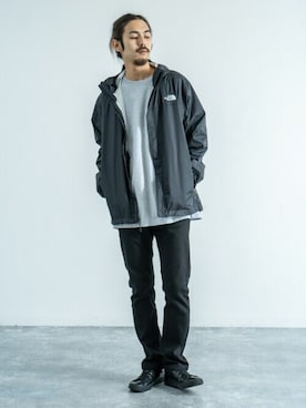 「carhartt」｜「アイテム（ナイロンジャケット）」を使った、Rocky Monroeさん（メンズ・186cm）の冬コーディネート