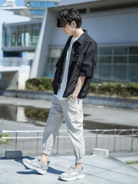 「ジョガーパンツ」｜「アイテム（セットアップ）」を使った、Rocky Monroeさん（メンズ・176cm）の春コーディネート