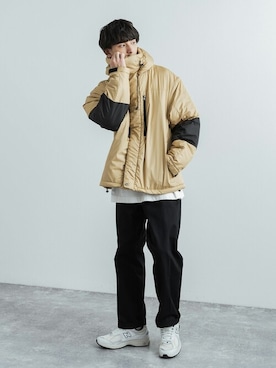 「ワークパンツ」｜「アイテム（マウンテンパーカー）」を使った、Rocky Monroeさん（メンズ・176cm）の冬コーディネート