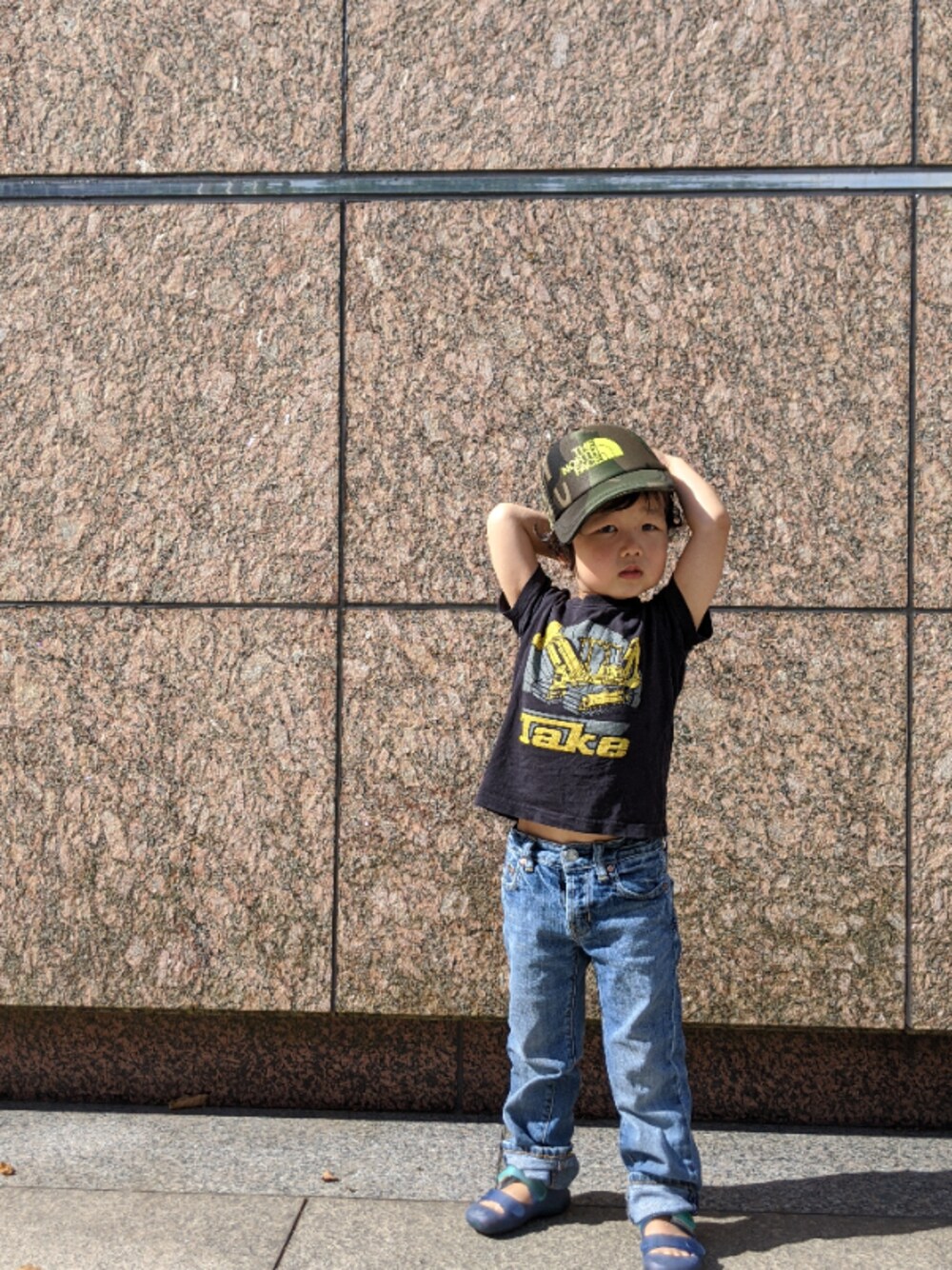 「THE NORTH FACEのTHE NORTH FACE/キッズロゴメッシュキャップ（キャップ、その他）」を使った、json115さん（キッズ・110cm）の夏コーディネートの1枚目の写真