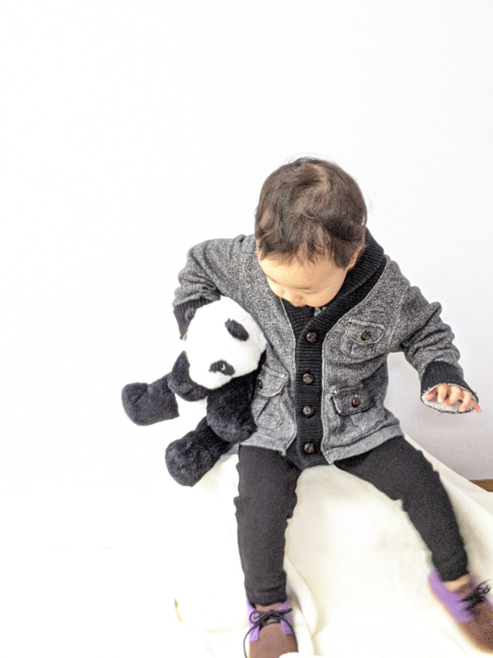 「GAPのアイテム（カーディガン/ボレロ、グレー系）」を使った、json115さん（キッズ・100cm）の夏コーディネートの1枚目の写真