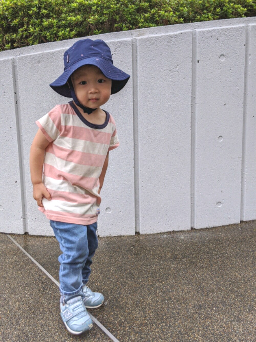 「patagoniaのpatagonia/パタゴニア BabySunBucketHat ベイビーサンバケツハット（ハット、ブルー系）」を使った、json115さん（キッズ・100cm）の夏コーディネートの1枚目の写真