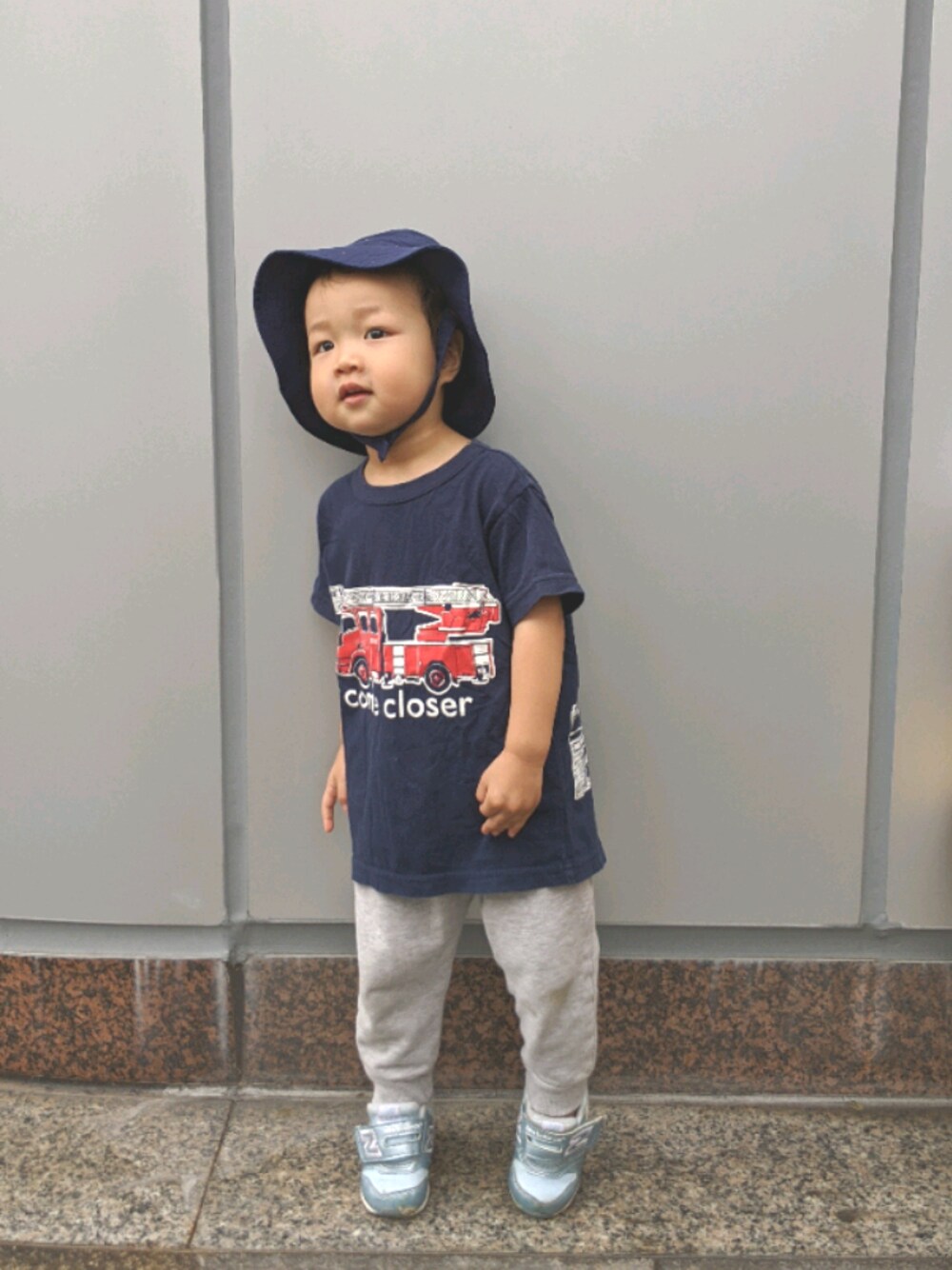 「OJICOのアイテム（Tシャツ/カットソー、ブルー系）」を使った、json115さん（キッズ・90cm）の夏コーディネートの1枚目の写真