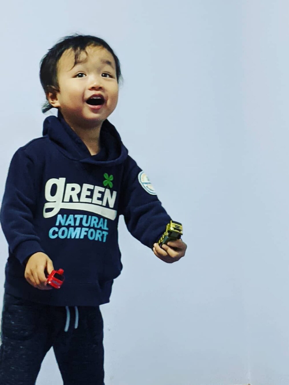 「カジュアルコーデ、男の子、男の子コーデ、パーカー」｜「3can4onのアイテム（パーカー、ブルー系）」を使った、json115さん（キッズ・100cm）の冬コーディネートの1枚目の写真
