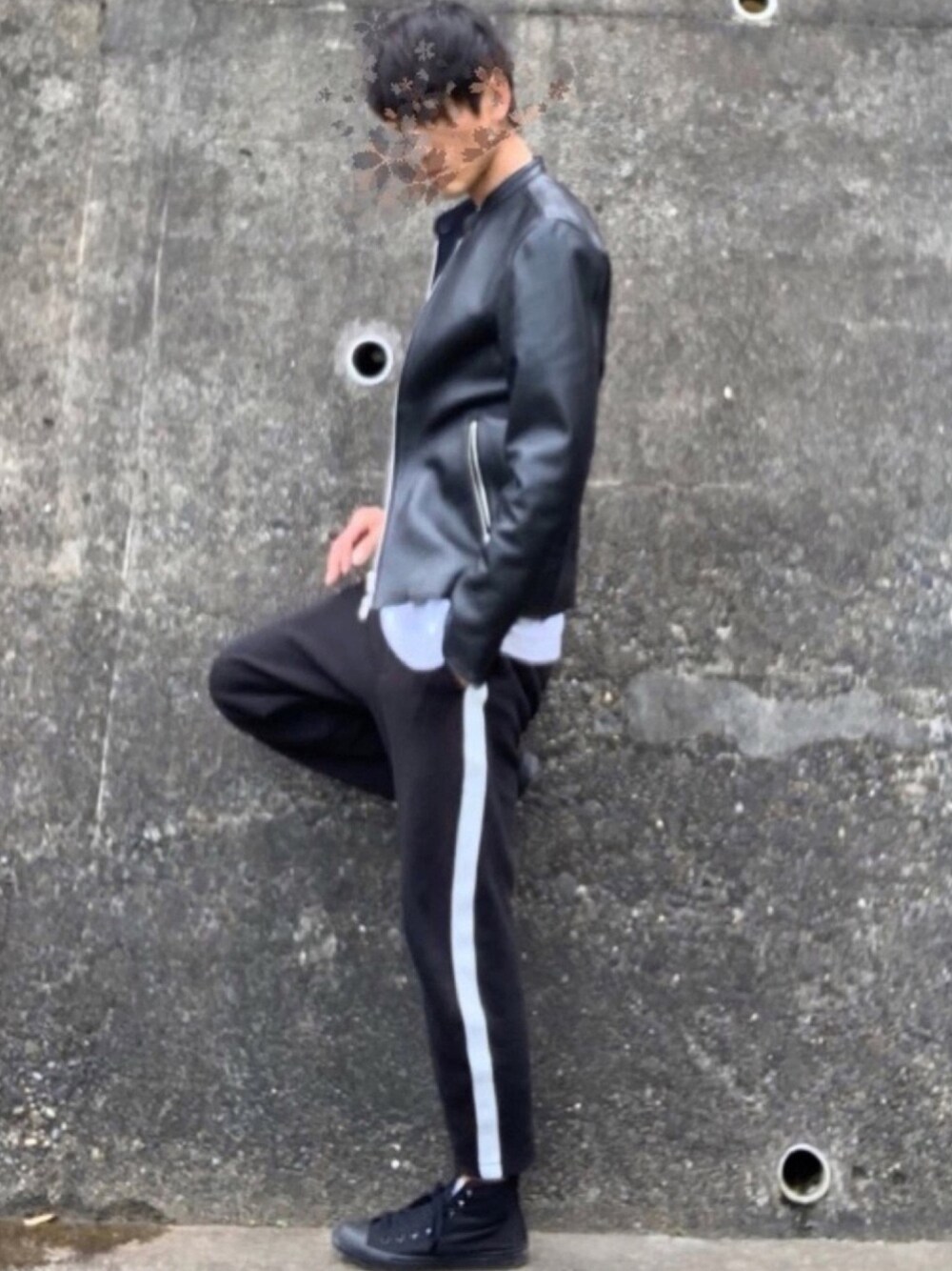「お洒落さんとつながりたい、スニーカーコーデ、ライダース、スボーツミックス、ストリート、コンバース、LIDnM、GU」｜「CONVERSE ALL STARのアイテム（スニーカー、ブラック系）」を使った、y_Oさん（メンズ・168cm）の春コーディネートの1枚目の写真