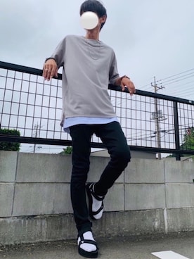 「サンダルに靴下」｜「アイテム（その他トップス）」を使った、y_Oさん（メンズ・168cm）の秋コーディネート