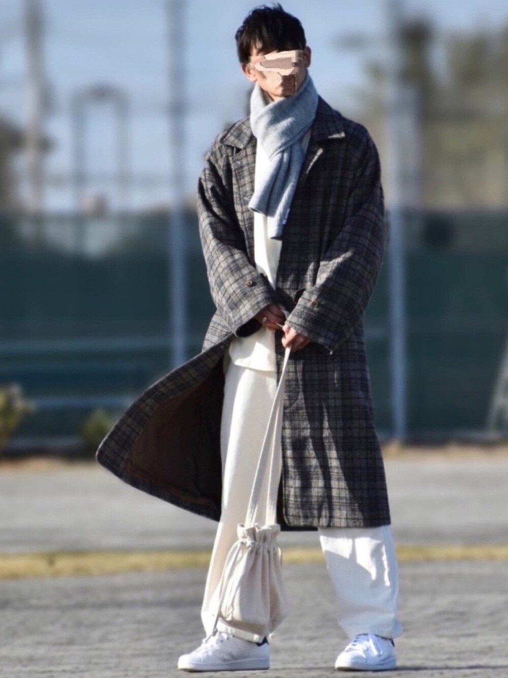 「年末WEAR感謝祭、CREARE LINO、秋冬コーデ、オーバーサイズ、チェック柄、ステンカラーコート、キレイめ、マフラー、２ＷＡＹ、R2020」｜「CREARE -LINO-のオーバーサイズ メルトン　チェック柄ステンカラーコート（ステンカラーコート、ブラック系）」を使った、y_Oさん（メンズ・168cm）の冬コーディネートの1枚目の写真