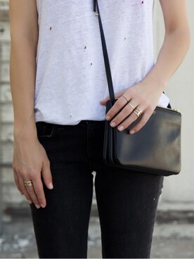 「cross-body」｜angelafinkstyleさんの春コーディネート