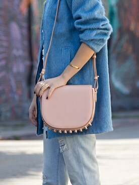 「cross-body」｜angelafinkstyleさんの春コーディネート