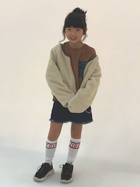 「ZIDDY」｜「アイテム（スウェット）」を使った、RINKA&REIさん（キッズ・138cm）の秋コーディネート