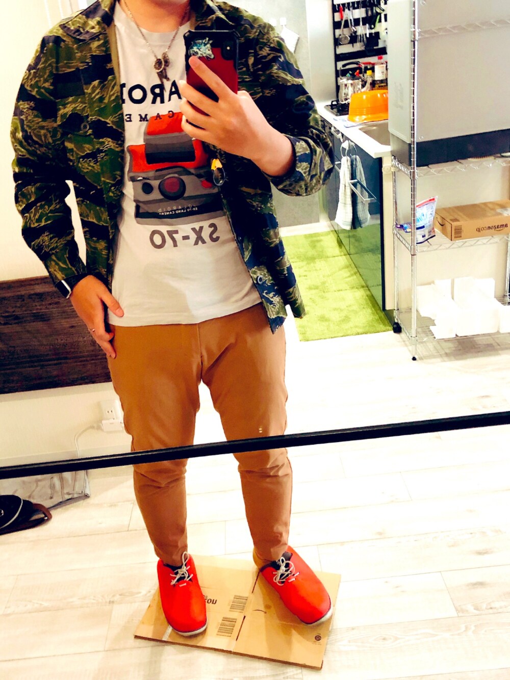 「休日スタイル、個性派、迷彩」｜「UNIQLOのアイテム（Tシャツ/カットソー、グレー系）」を使った、finks09さん（メンズ・169cm）の春コーディネートの1枚目の写真