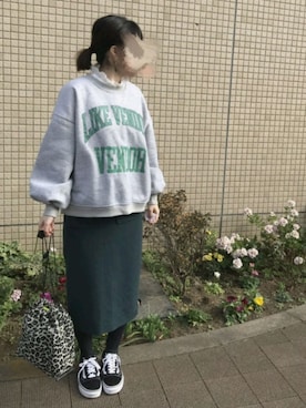 「おおぶりピアス」｜「アイテム（スニーカー）」を使った、yuuさん（レディース・160cm）の秋コーディネート