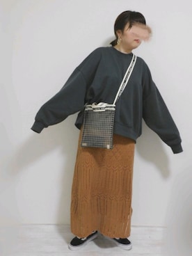「おおぶりピアス」｜「アイテム（スニーカー）」を使った、yuuさん（レディース・160cm）の春コーディネート