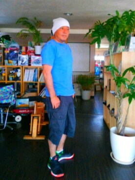 「ARMANI（アルマーニ）のアイテム（パンツ）」を使った、シェイク・タマブクロさん（メンズ・183cm）の春コーディネート