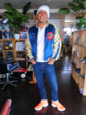 「TEDMAN（テッドマン）のアイテム」を使った、シェイク・タマブクロさん（メンズ・183cm）の秋コーディネート