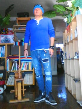「アイテム（スウェット）」を使った、シェイク・タマブクロさん（メンズ・183cm・50代）の冬コーディネート