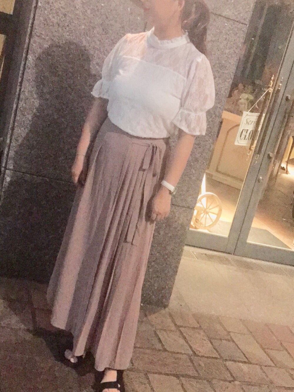 「シンプルコーデ、おしゃれさんと繋がりたい、大人ガーリー、dholic、レース、プチプラ」｜「INGNIのレースハイネックキャンディー袖／トップス（Tシャツ/カットソー、ホワイト系）」を使った、JIMINlEさん（レディース・156cm）の夏コーディネートの1枚目の写真