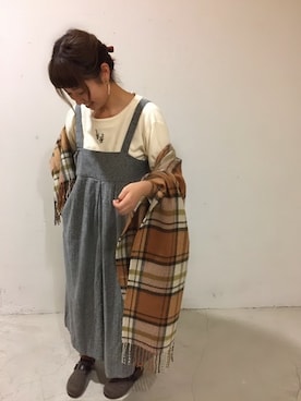 「大判ストール」｜「アイテム（サロペット/オーバーオール）」を使った、aoki(∵)さん（レディース・165cm）の冬コーディネート
